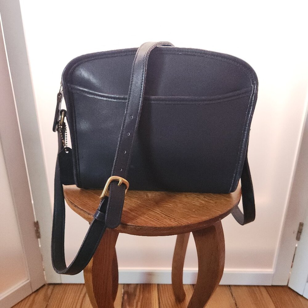 Navy Blue Vintage Coach Metropolis 9087